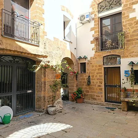 Vernagallo's House *